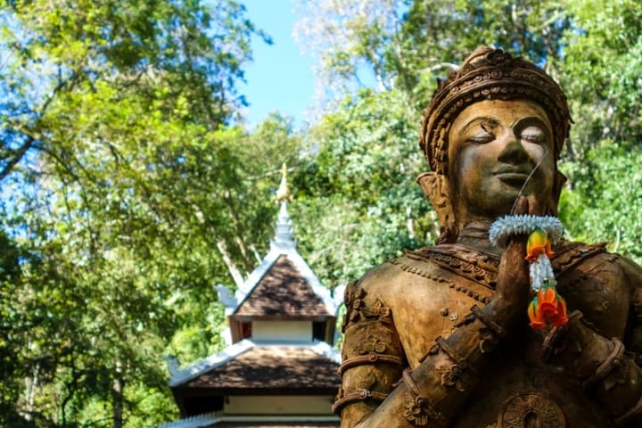 Tur Sehari Terpandu Desa Leher Panjang, Suku Bukit, dan Wat Pha Lat