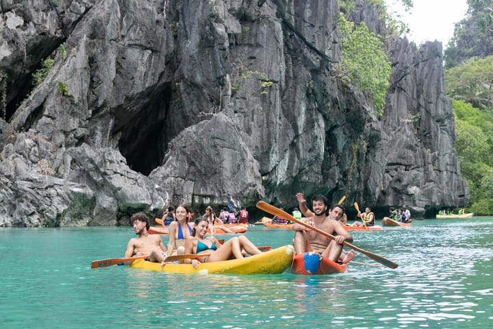 Tur Lompat Pulau Mewah El Nido dengan Kayak