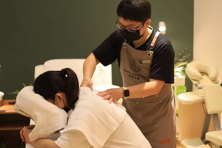 板橋莘蓓芳療 Hsin Pei Aromatherapy Pengalaman Pijat Tekan dan Shiatsu Minyak Tubuh (Dekat Stasiun MRT Fuzhong)