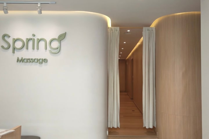 Spring Massage & Spa Asok shop (Time Square) in Bangkok