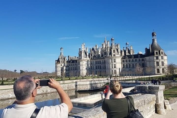 Chambord and Chenonceau Tour di Loire Valley dari Tours