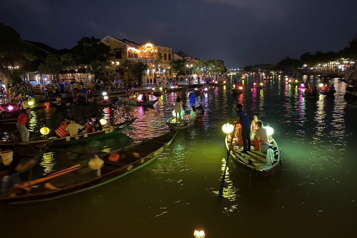 Boat Ride Ticket and Release Lantern at Hoai river in Hoi An