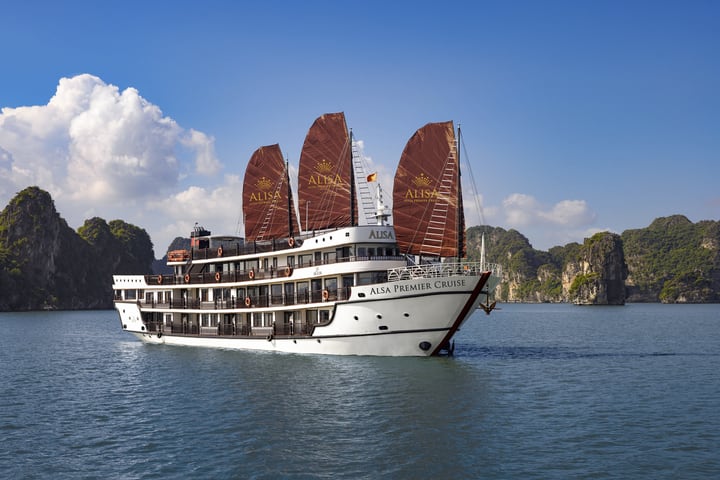 Alisa Premier Luxury 2天1夜游船：下龙湾、惊讶洞、英雄岛