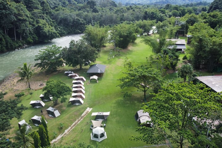 Arung Jeram Kiulu White Water Rafting oleh Riverbug di Sabah