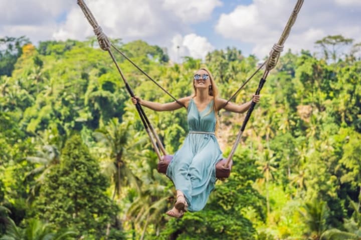 Tour Ritual Penyucian Diri (Melukat) di Pura Tirta Empul dan Ubud