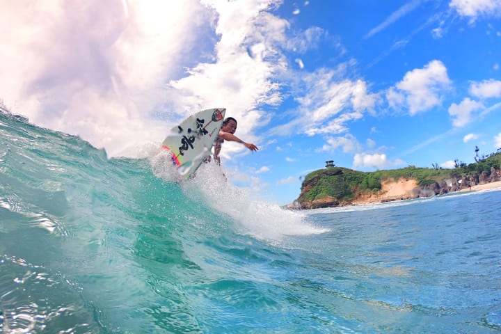 Afei Surfing - Pelajaran Selancar Satu Lawan Satu/Selancar Keluarga di Kenting