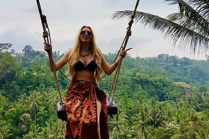 Bali Swing and Waterfall Full Day Tour di Ubud
