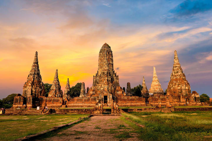 Ayutthaya Historical Park & Bang Pa-In Royal Palace Full-Day Tour