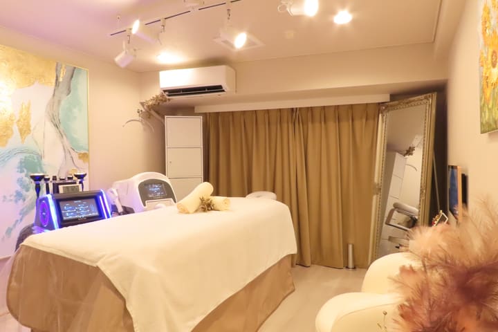 女士专属除毛&换肤美容体验 moremore clinical salon (东京涩谷)