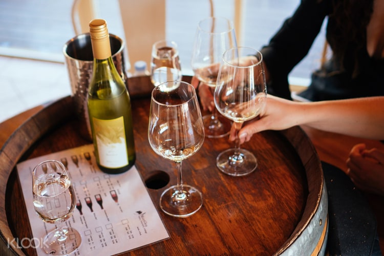 Boutique Wine Tasting In Hunter Valley By Misty Glen Wines Klook Australia Enjoy the group tour cafe lunch with your choice of a glass of house wine, middy of beer or juice. nzd