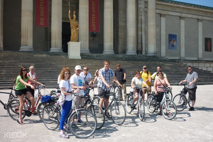 Radtour In Munchen Konigsplatz Odeonsplatz Hofgarten Altstadt Englischer Garten Und Mehr