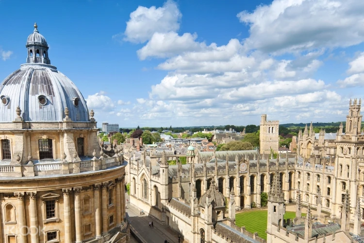 London Oxford Day Train Pass With Bicester Village Vip Pass