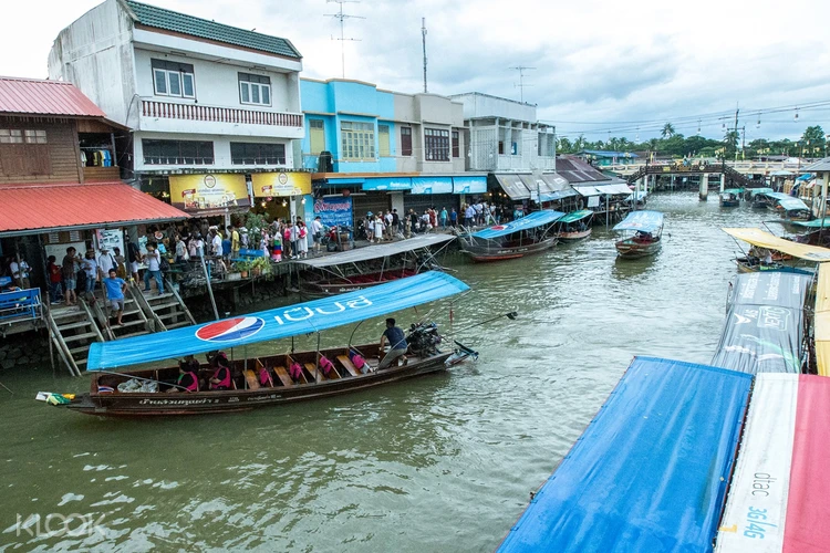 Amphawa Floating Market And Maeklong Railway Market Private Day