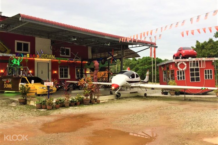 Upside Down House Gallery And Busquarium Tickets Malaysia Klook Uk