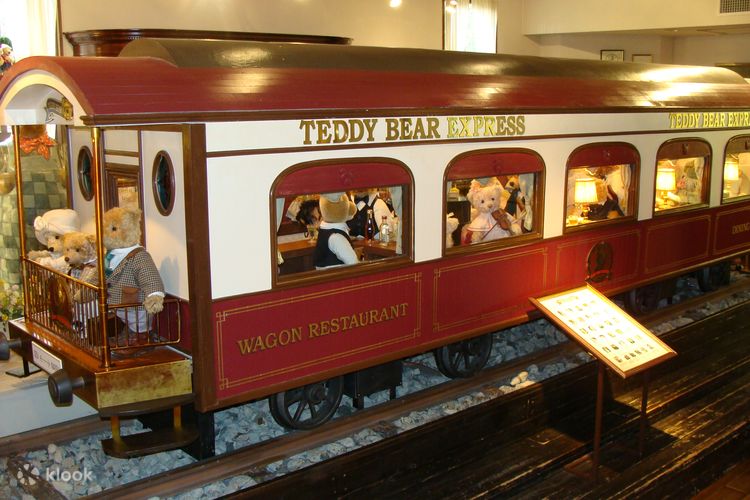 Fun at the Izu Teddy Bear Museum - Shizuoka - Japan Travel