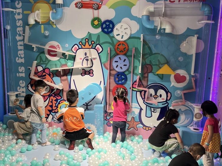 Children's indoor clearance playground