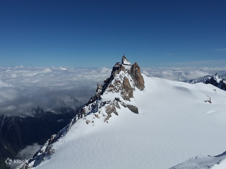 Du lịch Chamonix Mont Blanc Tour là cơ hội tuyệt vời để bạn khám phá và trải nghiệm những cảnh đẹp đỉnh cao của dãy núi Alpes. Du khách có thể tận hưởng khung cảnh tuyệt đẹp và thực hiện những bức ảnh ấn tượng tại đây. Đừng bỏ lỡ cơ hội để thưởng ngoạn vẻ đẹp của Chamonix Mont Blanc!