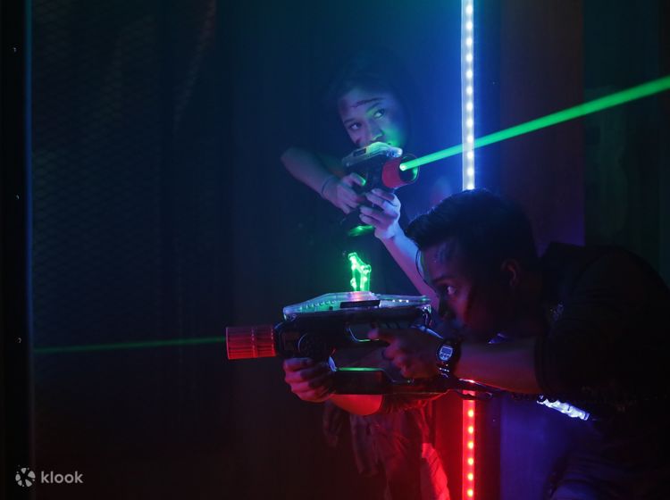 Virtual reality top laser tag