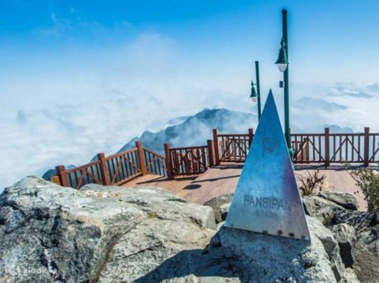 Hùng vĩ Fansipan đỉnh núi cao nhất Việt Nam