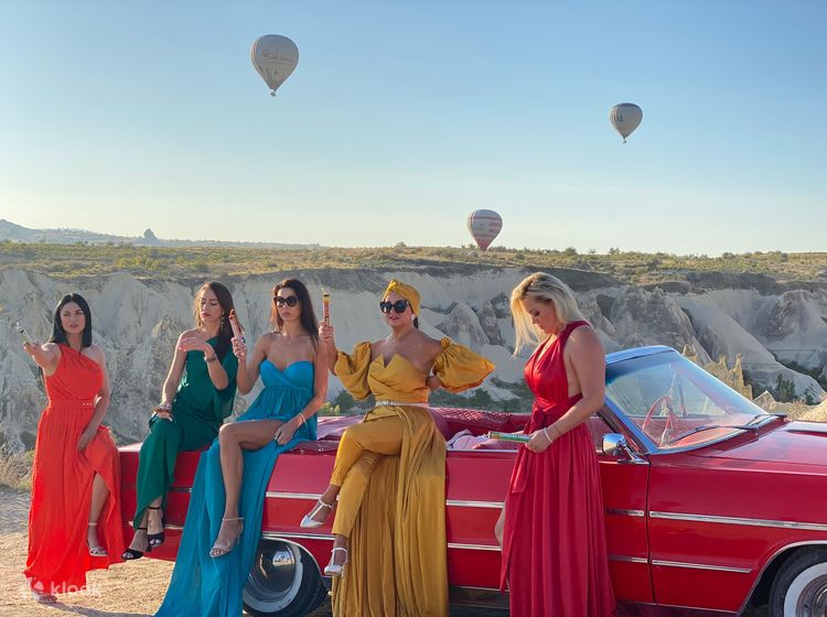 Classic Car and Flying Dress Photoshoot Experience in Cappadocia