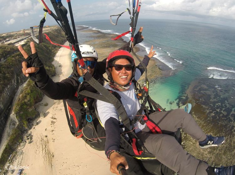 Tandem Paragliding at Murcia: fly relaxed or with thrills | sunbonoo.com