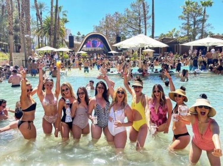 Las Vegas Strip: 3-Stop Pool Party Crawl with Party Bus