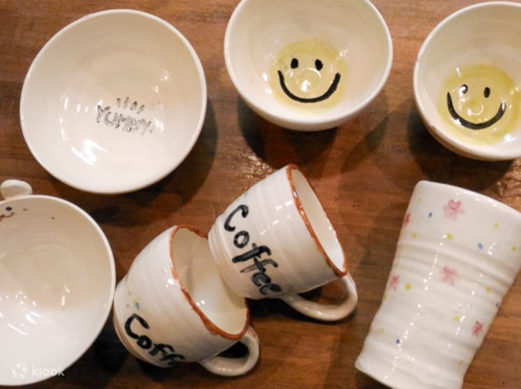 [Osaka Tennoji] Pottery experience class Electric potter's wheel course A  pottery class 5 minutes on foot from Abeno Harukas! Plan for foreigners  visiting Japan