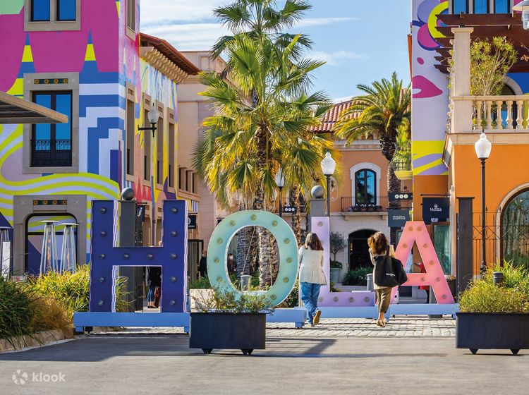 Tous la roca village best sale