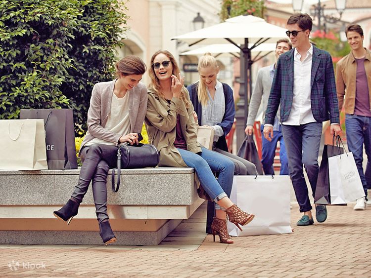 O bag la reggia outlet store