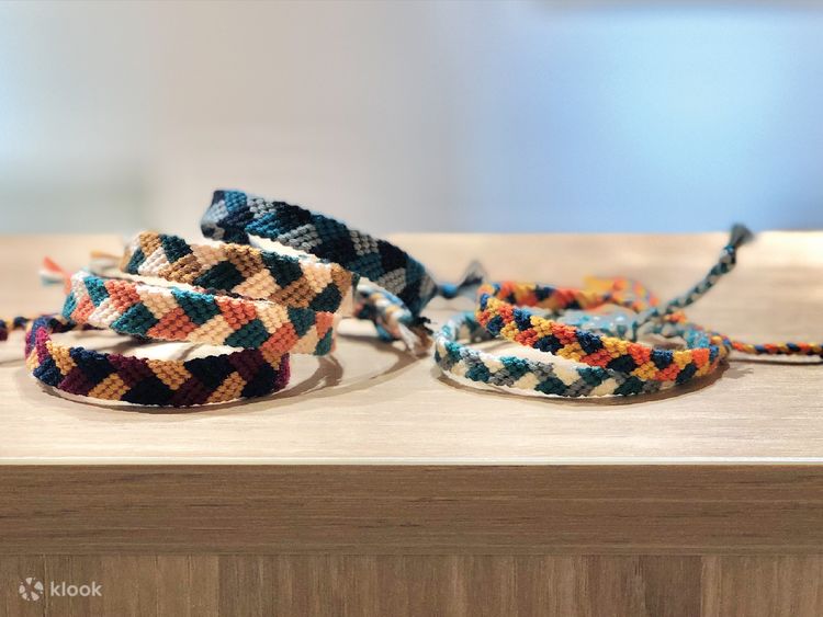 Peachy Forest Three color inter pattern diamond shaped lattice Half Half couple bracelet workshop Fortress Hill Klook Canada