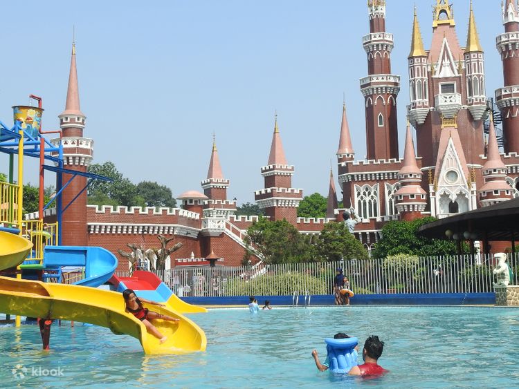 SS Waterpark Taman Mini Jakarta Timur