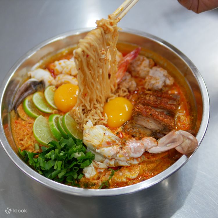 お食事セット Jeh O's Famous Mama ラージ セット 3 ～ 8 人用 (ファスト トラック アクセス付き) | Klook