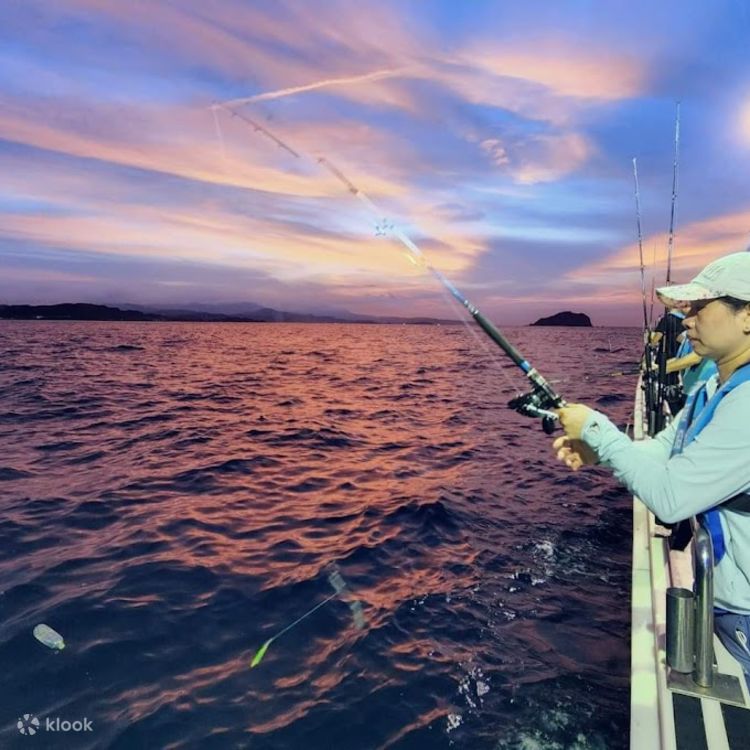 Keelung Summer Night Yachting Novice Sea Fishing Experience Fisherman s Cuisine Exclusive Free Waterproof Cooler Bag Klook Canada