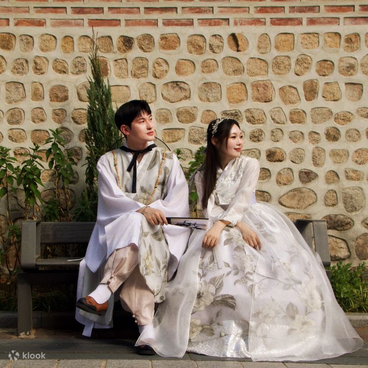 Hanokhanbok Near Gyeongbokgung Palace Bukchon Hanok Village Changdeokgung Palace Hanbok Experience Klook Canada