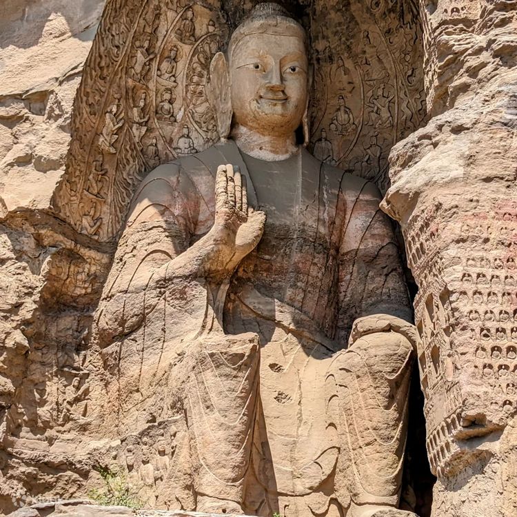 大同発雲岡石窟、懸空寺、迎賢木塔への日帰り旅行：仏教の洞窟