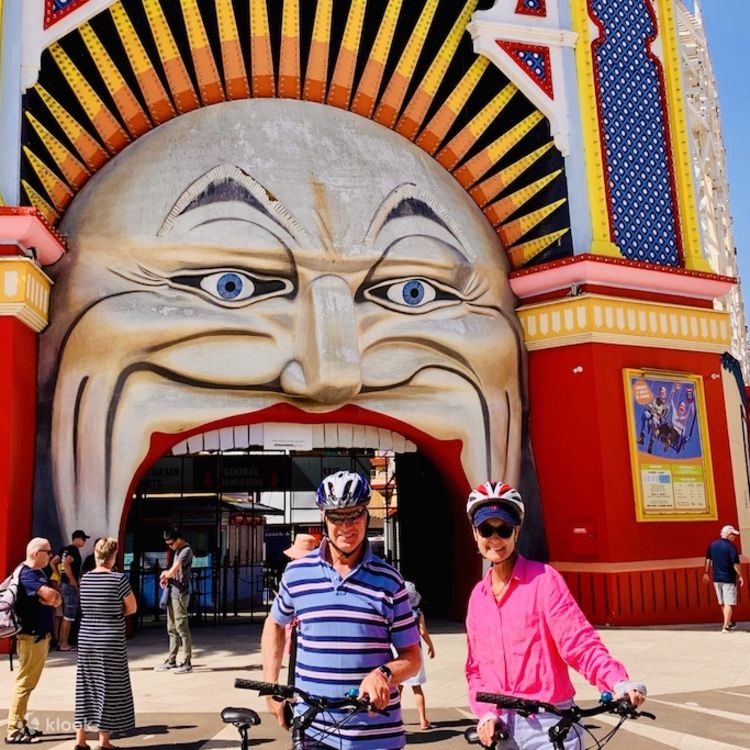 Bike Lane St Kilda Electric Bikes Cyclists In A Bicycle Lane - Main Image