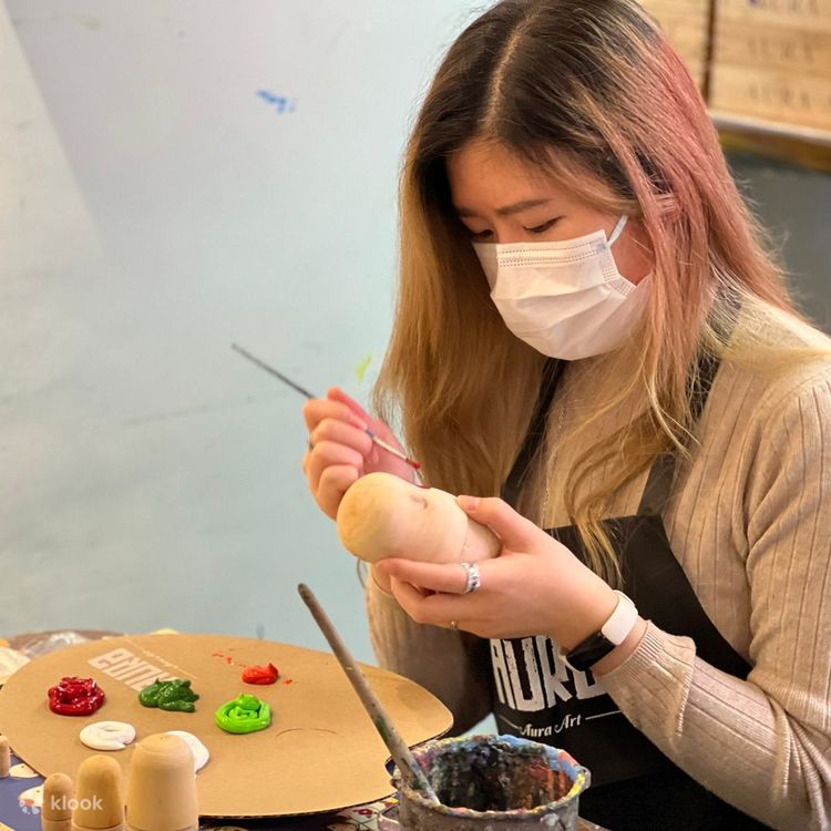 ロシア　アーティスト　えんじ色三角マトリョーシカ　5体、長期保存、現状 お値下げ】ロシア製 マトリョーシカ 15個 花柄 - メルカリ