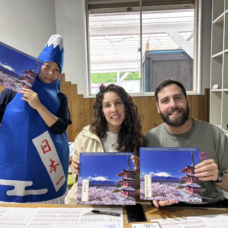日本】富士山と河口湖を巡る日帰り観光ツアー｜新倉山浅間公園