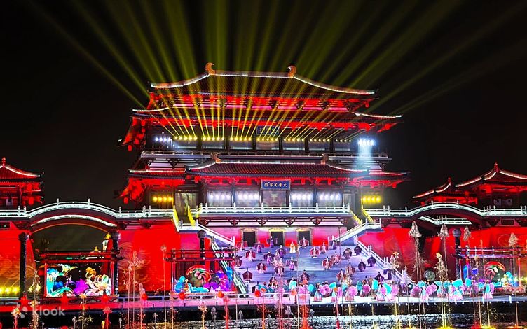 Biglietti per lo spettacolo "Dreaming of the Tang Dynasty" presso la Grande Pagoda dell'Oca Selvatica a Xi'an + Biglietti per il Tang Paradise. - Klook Italia