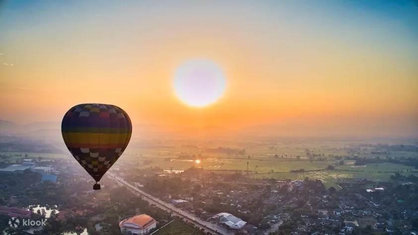 Sunrise Hot Air Balloon Flight with Champagne and Spa Package by Fah Lanna in Chiang Mai