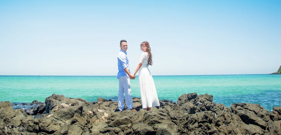 Jeju Outdoor Couple Photoshoot and Wedding Photography