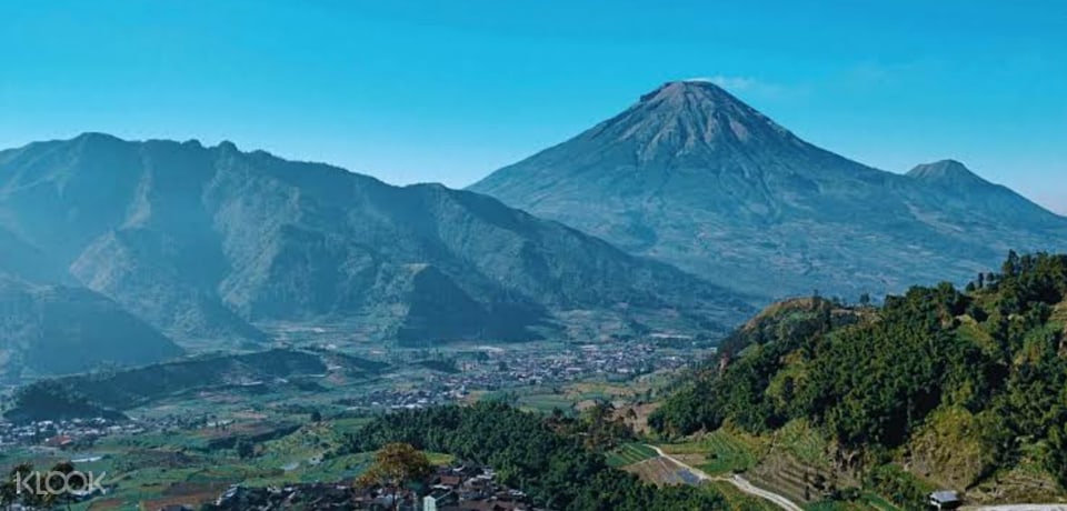 2D1N Sikunir Sunrise, Dieng Plateau and Borobudur Temple ...