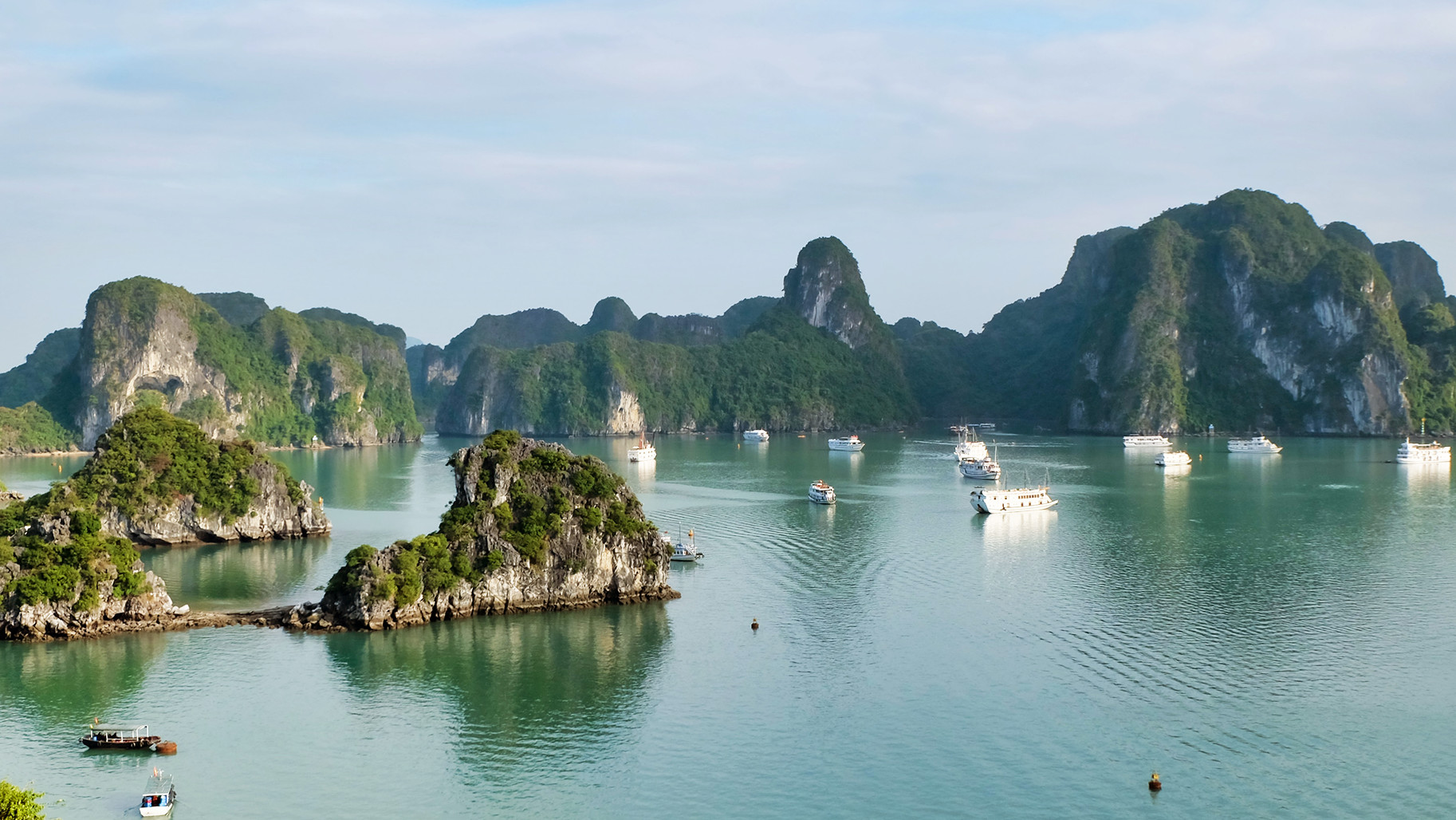 ฮาลอง, ฮาลองเบย์, ล่องเรือที่ฮาลองเบย์, สิ่งที่ห้ามพลาดในฮาลอง, ทำอะไรในฮาลอง