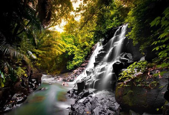 Kanto Lampo Waterfall