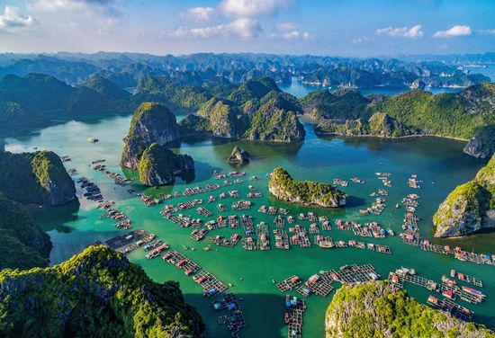 Làng chài Trà Báu