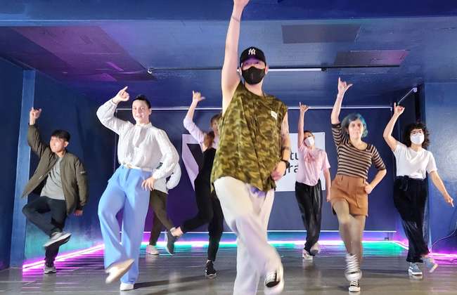 Gangnam K-pop dance class with video