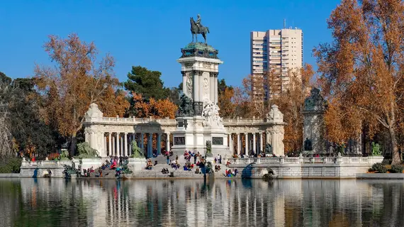 9 Best Restaurants Near Retiro Park in Madrid – Devour Tours