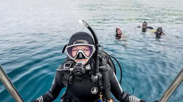 Barcelona's Dive Discovery: Initiate Scuba Diving with PADI Center