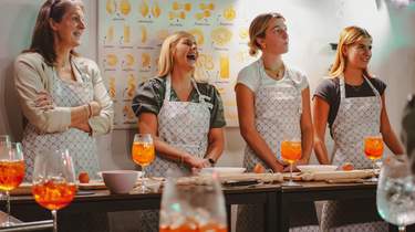 Rome Tipsy Cooking Class: Make Pasta & Taste 3 Spritz Cocktails 