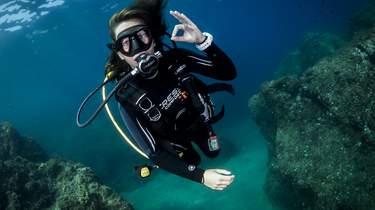 Barcelona's Dive Recharge: Scuba Refresher with PADI 5* Dive Center